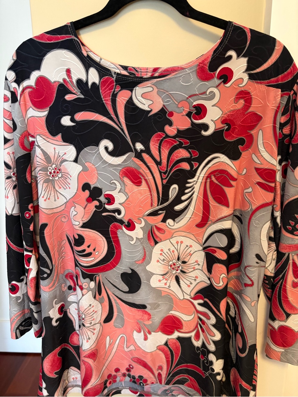 Women’s Floral Swirl Round-Neck Top in Coral and Black - Picture 2 of 4